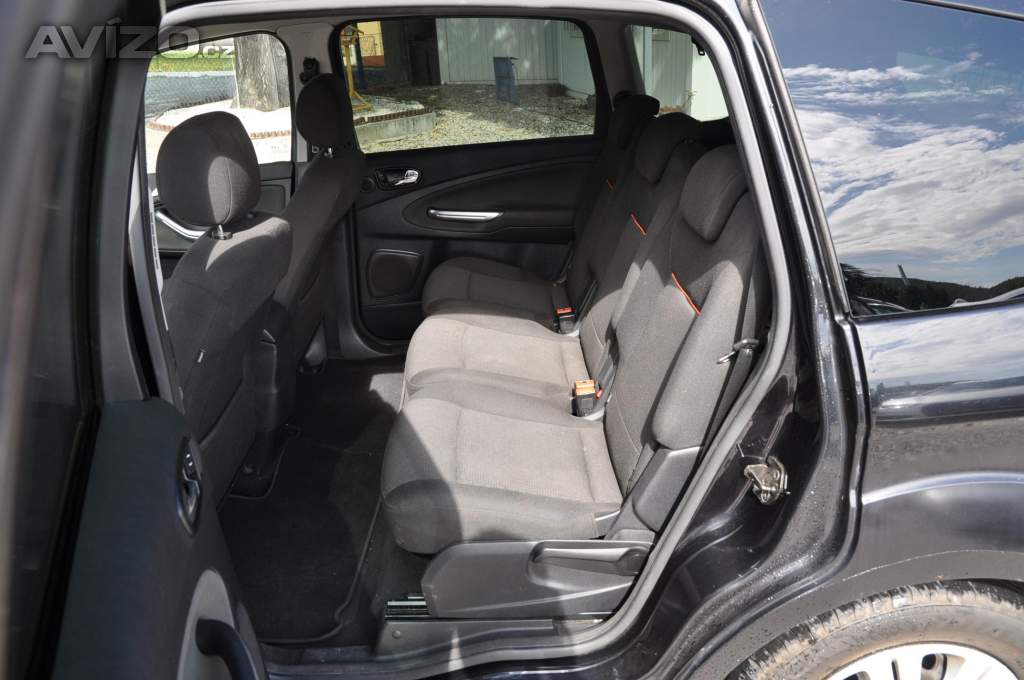 Foto inzerátu Ford S-MAX 2.0TDCi 96kW 7.míst