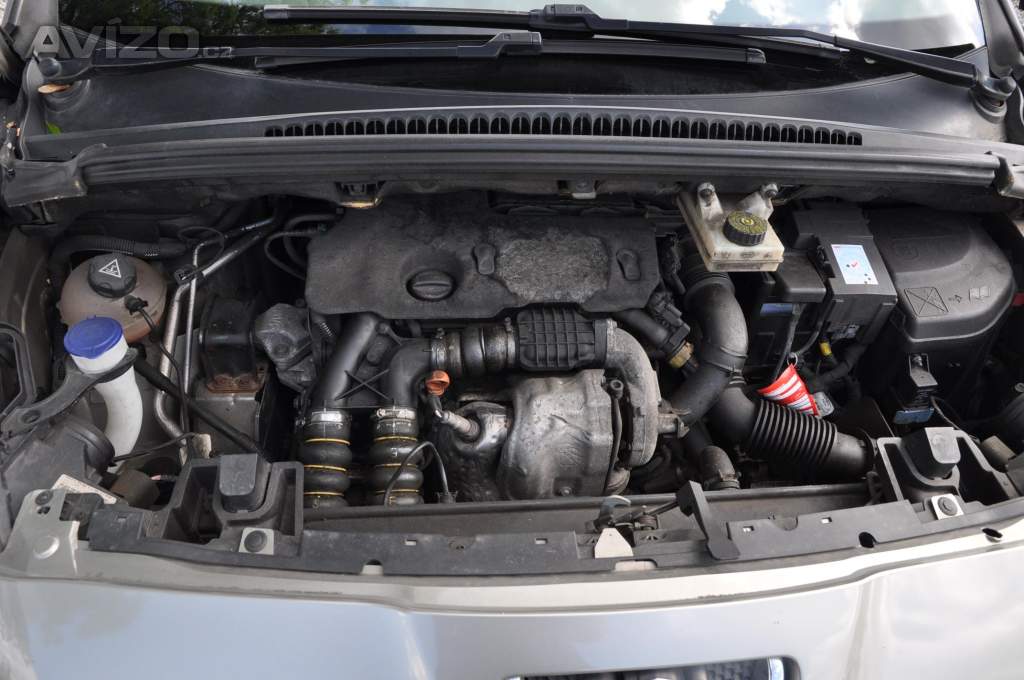 Foto inzerátu Peugeot 5008 1.6HDi 82kW AUTOMAT