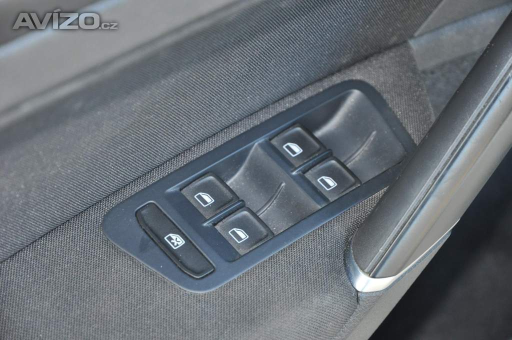 Foto inzerátu Volkswagen Golf VII 1.6TDi 77kW KOMBI 4x4