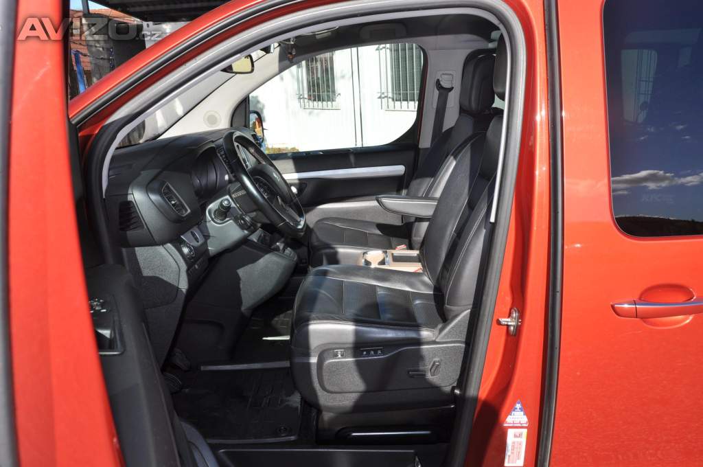 Foto inzerátu Peugeot Traveller 2.0HDi 110kW Kůže 8.míst