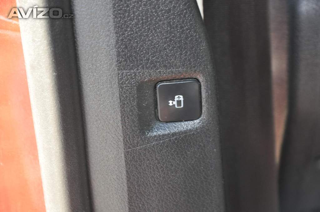 Foto inzerátu Peugeot Traveller 2.0HDi 110kW Kůže 8.míst