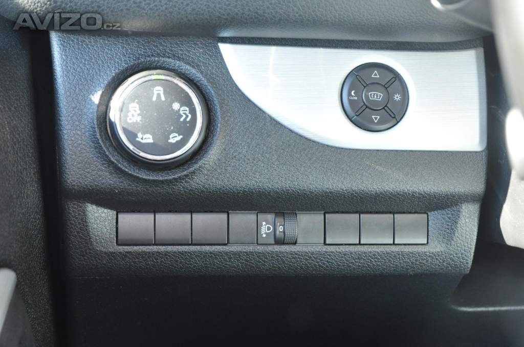 Foto inzerátu Peugeot Traveller 2.0HDi 110kW Kůže 8.míst