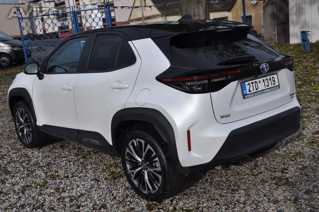 Foto inzerátu Toyota Yaris Cross 1.5HSD Executive 4x4