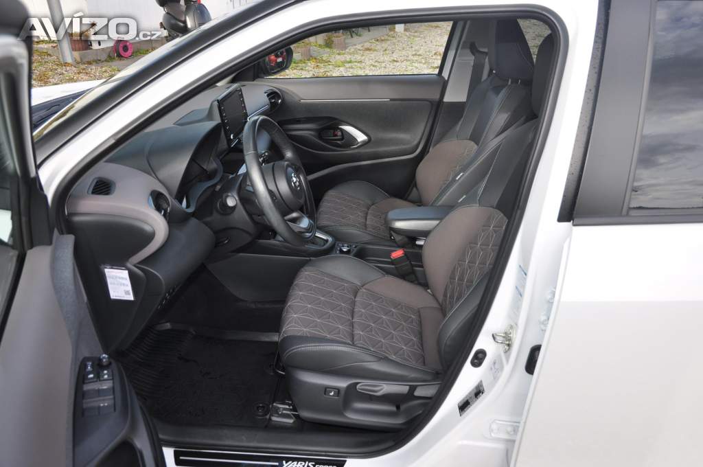 Foto inzerátu Toyota Yaris Cross 1.5HSD Executive 4x4