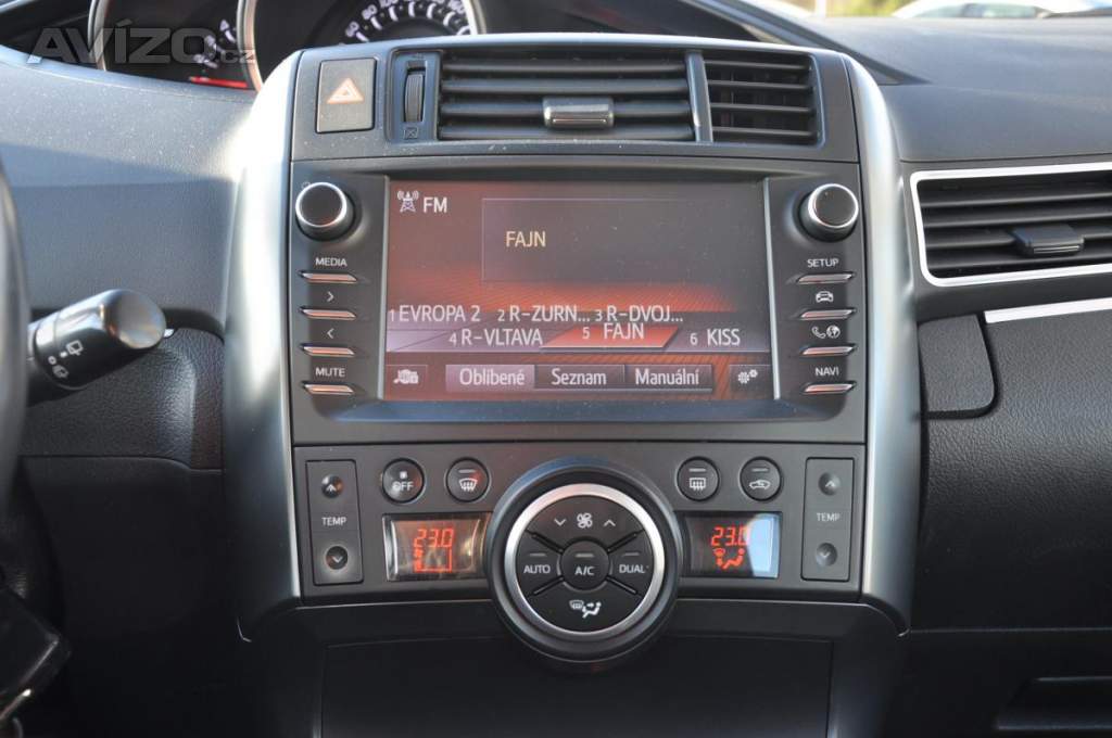 Foto inzerátu Toyota Verso 1.6 ValveMatic 97kW 7.míst