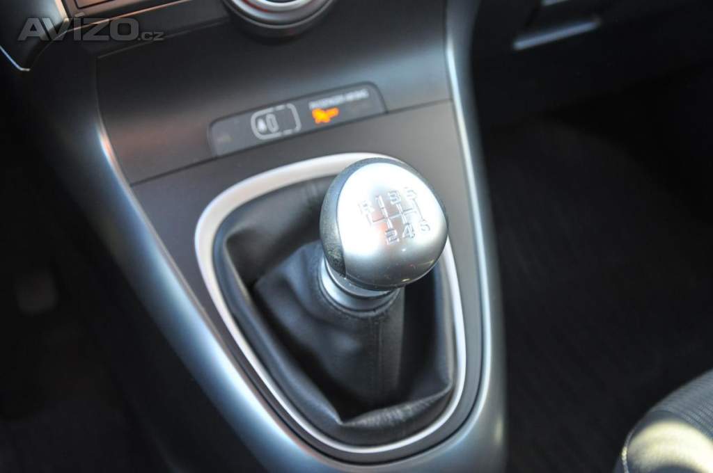 Foto inzerátu Toyota Verso 1.6 ValveMatic 97kW 7.míst