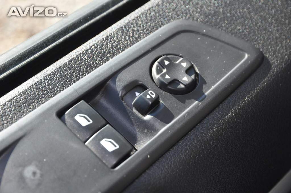 Foto inzerátu Peugeot Traveller 2.0HDi 110kW Kůže 8.míst