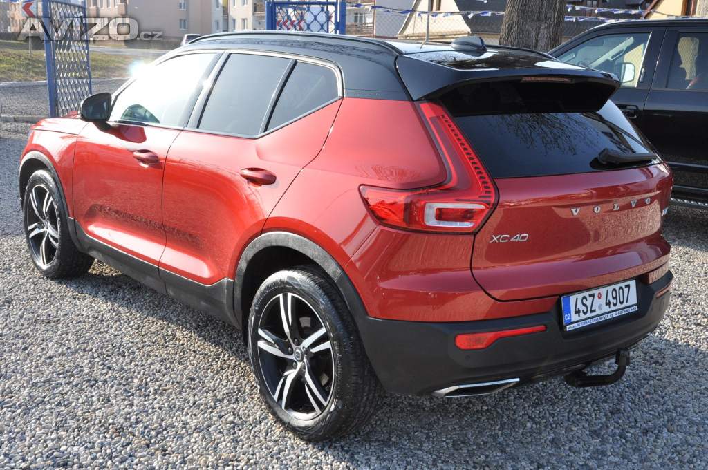 Foto inzerátu Volvo XC40 2.0 B4 140kW AWD R-design