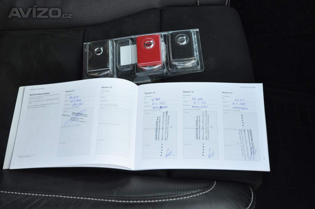 Foto inzerátu Volvo XC40 2.0 B4 140kW AWD R-design