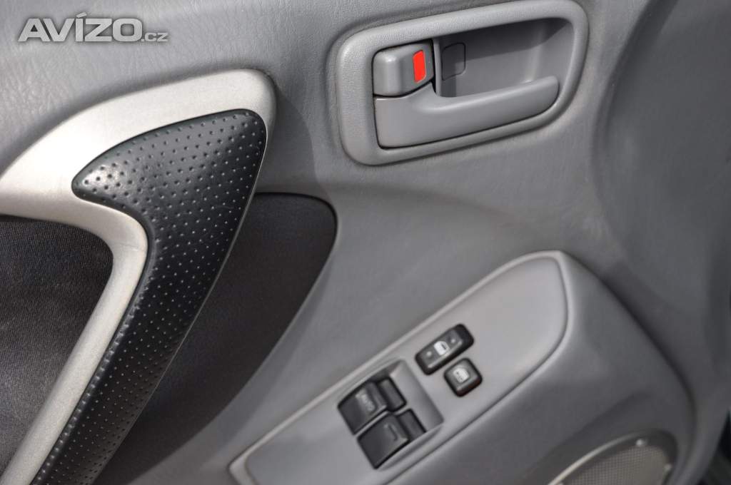 Foto inzerátu Toyota RAV4 2.0VVT-i 110kW 3dv.