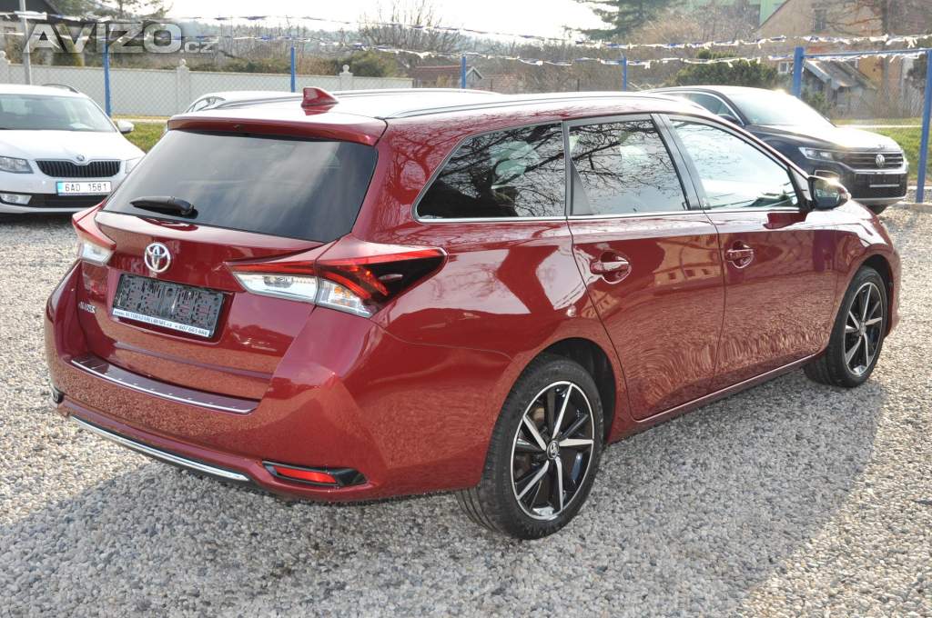 Foto inzerátu Toyota Auris 1.2i Turbo 85kW KOMBI