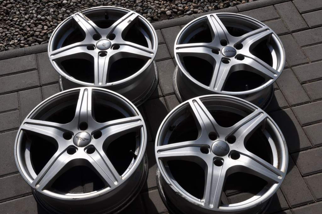 Foto inzerátu Volvo XC70 D5 120kW 4x4 A/T