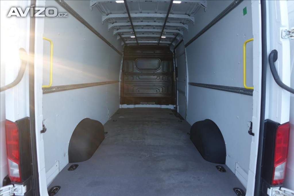 Foto inzerátu Volkswagen Crafter 2,0 TDI  MAXI KLIMA