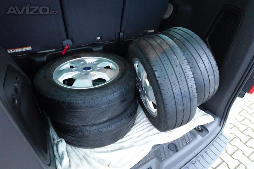 Foto inzerátu Ford Tourneo Custom 2,0 TDCi  L2H1 8MÍST BUS KLIMA