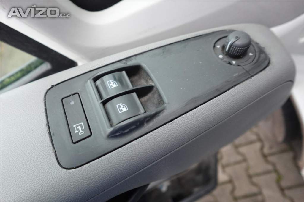 Foto inzerátu Peugeot Boxer 2,2 HDI  L2H2 9MÍST BUS KLIMA