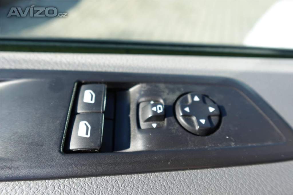 Foto inzerátu Peugeot Expert 2,0 HDI  Traveller L3H1 8MÍST