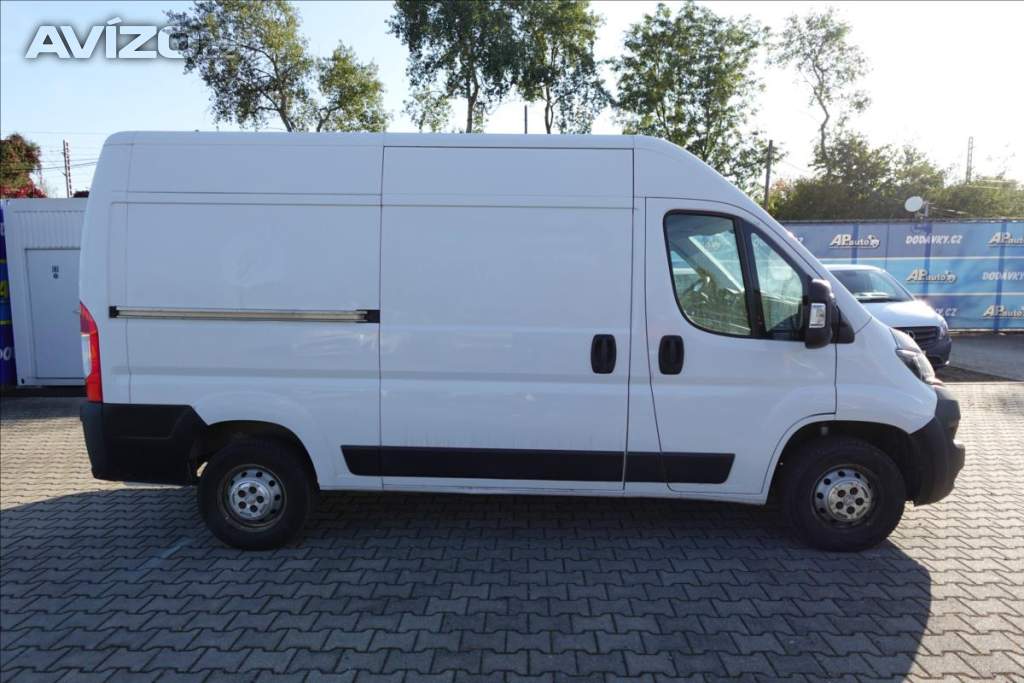 Foto inzerátu Peugeot Boxer 2,2 HDI  L2H2 KLIMA SERVISKA