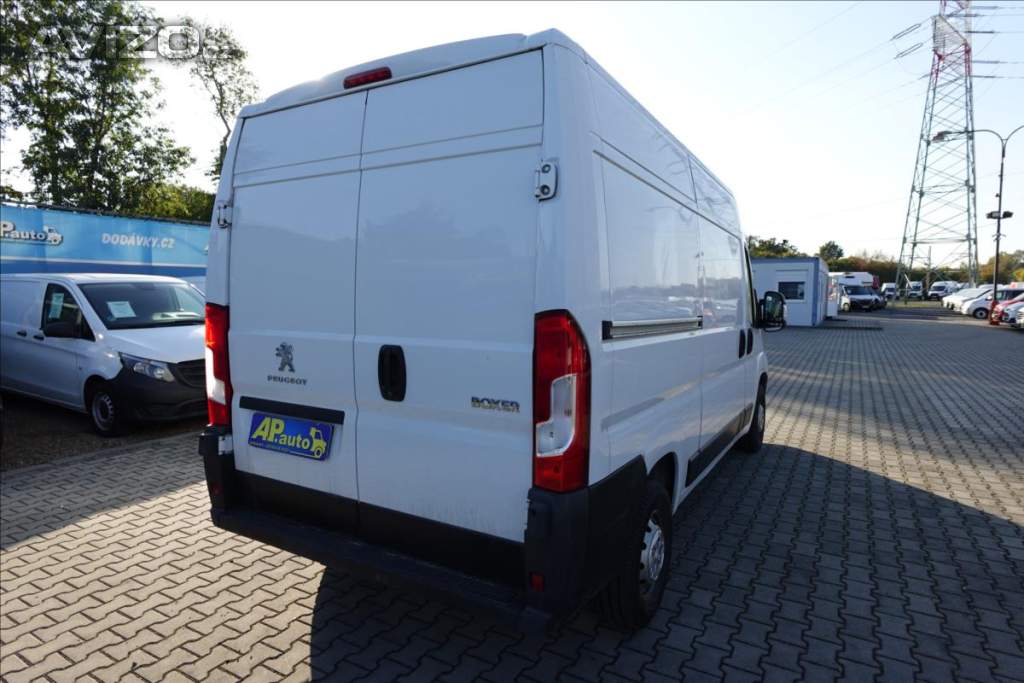 Foto inzerátu Peugeot Boxer 2,2 HDI  L2H2 KLIMA SERVISKA