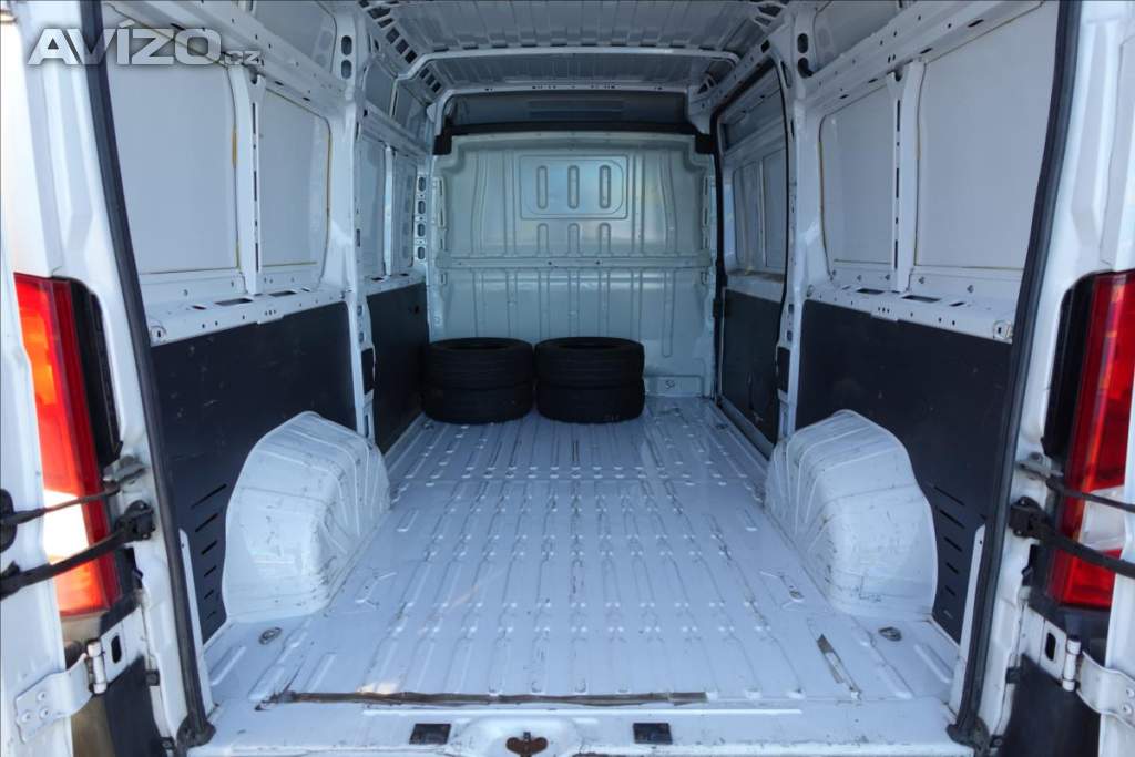 Foto inzerátu Peugeot Boxer 2,2 HDI  L2H2 KLIMA SERVISKA