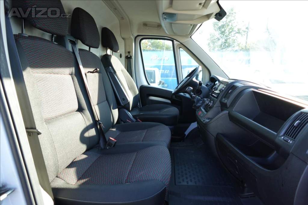 Foto inzerátu Peugeot Boxer 2,2 HDI  L2H2 KLIMA SERVISKA