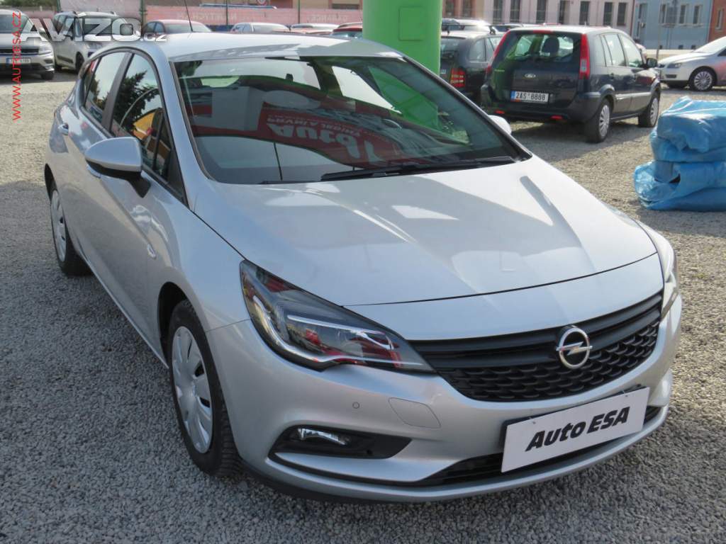 Opel Astra 1.6 CDTi, ČR, Klima