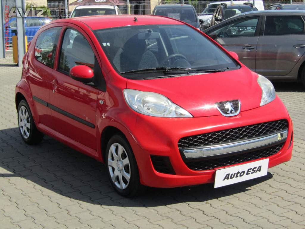 Peugeot 107 1.0i, 1.maj,ČR