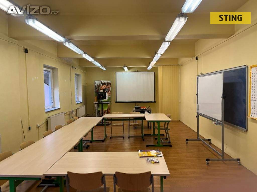 Pronájem, kanceláře, 280 m2