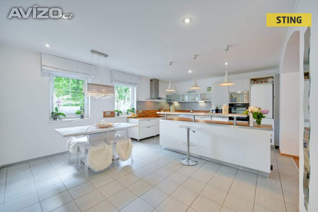 Foto inzerátu Pronájem, Rodinný dům, 204 m2