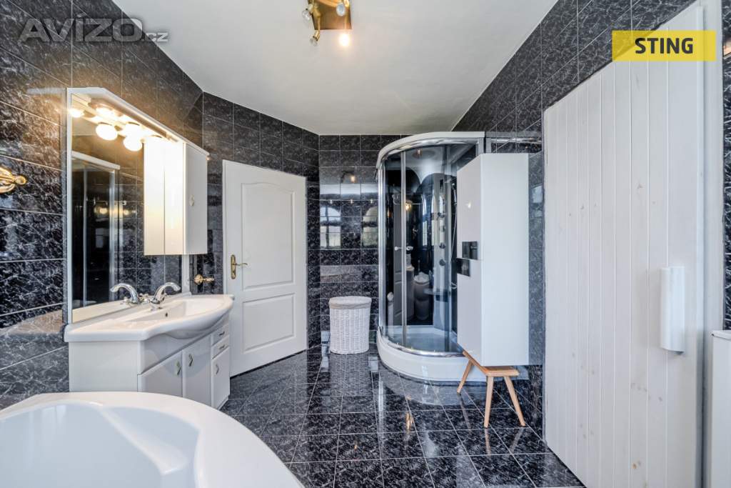Foto inzerátu Prodej, Rodinný dům, 249 m2