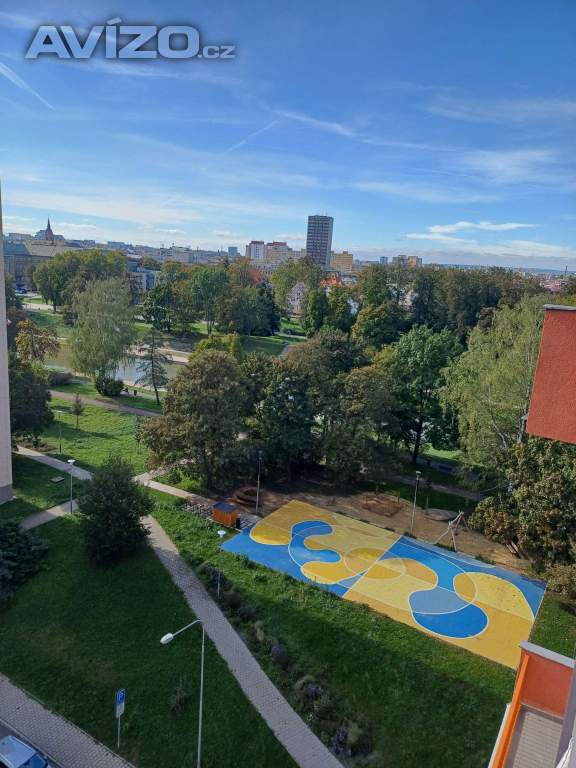 pronájem 1+kk v centru Ov, vhodné nejen pro studenty