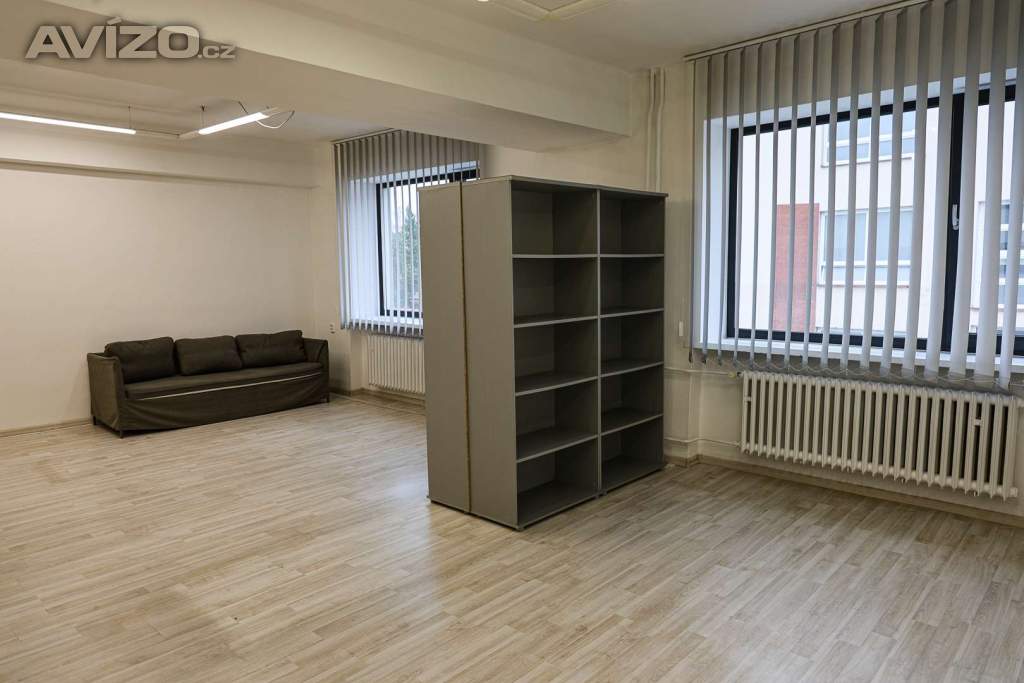 Levny pronáj. 2 kanceláří na ul. Teslova poblíž centra OV