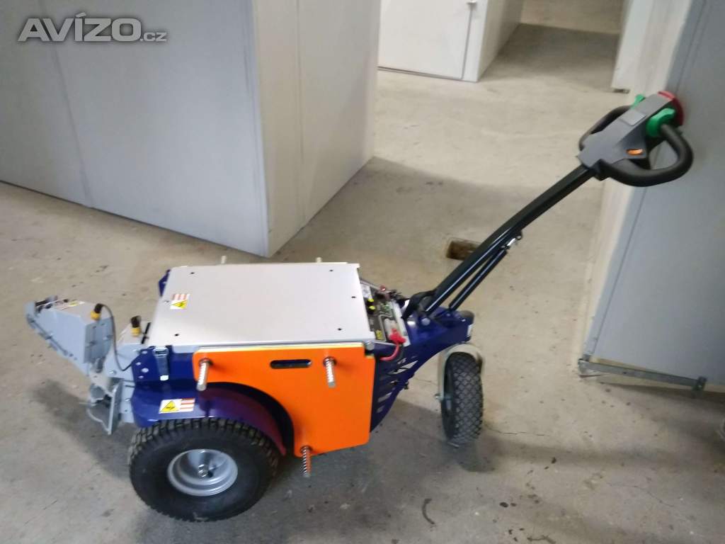 Foto inzerátu M9 Zallys, Elektrický Ručně Vedený Tahač vozíků