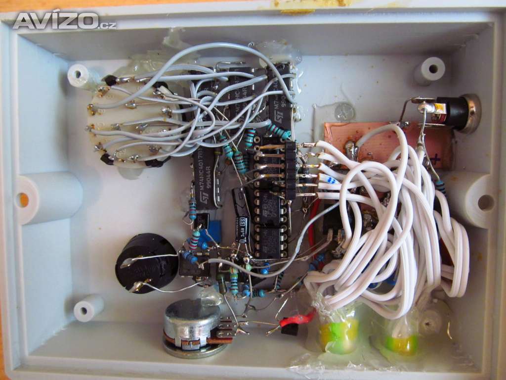 Foto inzerátu Elektrověci