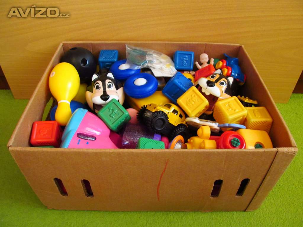 Foto inzerátu Starší hračky