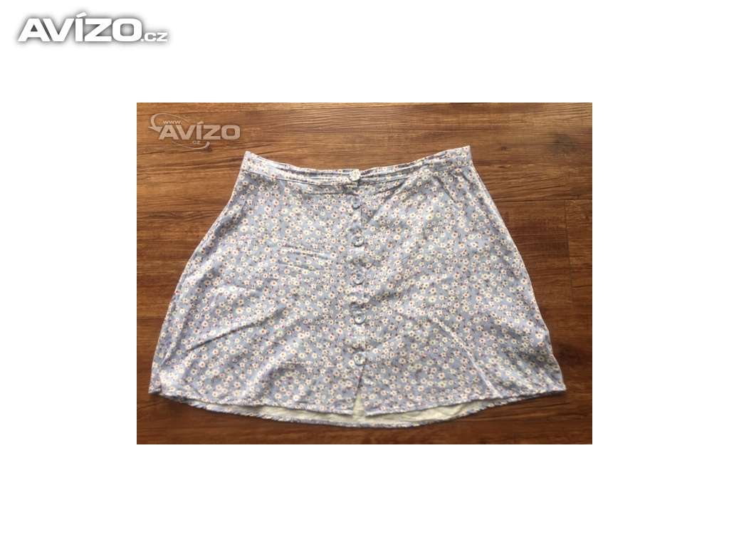 Prodám lehkou sukni zn. Cropp vel. XL, modrá s kytičkami