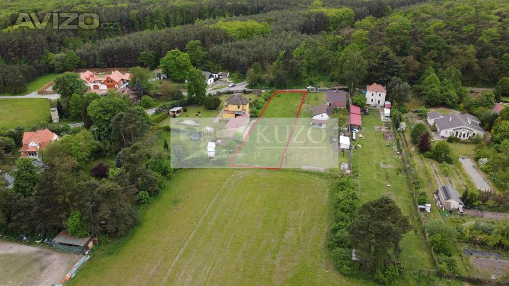 Prodej stavebního pozemku 1.609 m2, Dvorce u Lysé nad Labem
