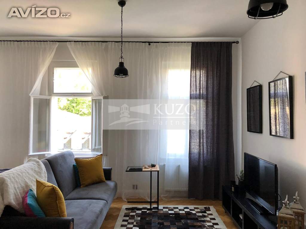Prodej elegantního bytu 1+kk, 46 m², ulice Sadová, Karlovy Vary