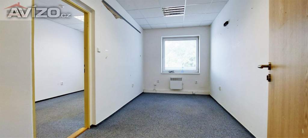 Pronájem dvou propojených kanceláří, 28 m2, Valašské Meziříčí, ul. Hranická