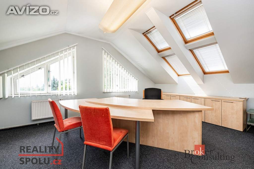 Pronájem kanceláře, 120 m2 -