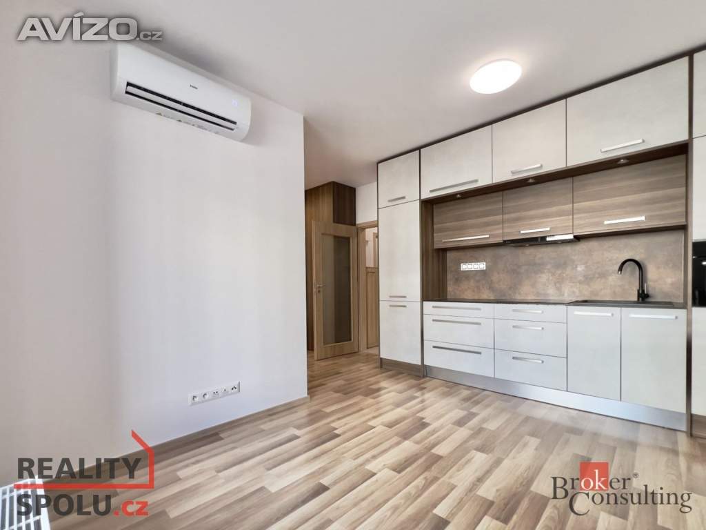 Pronájem byty 1+1, 37 m2 -