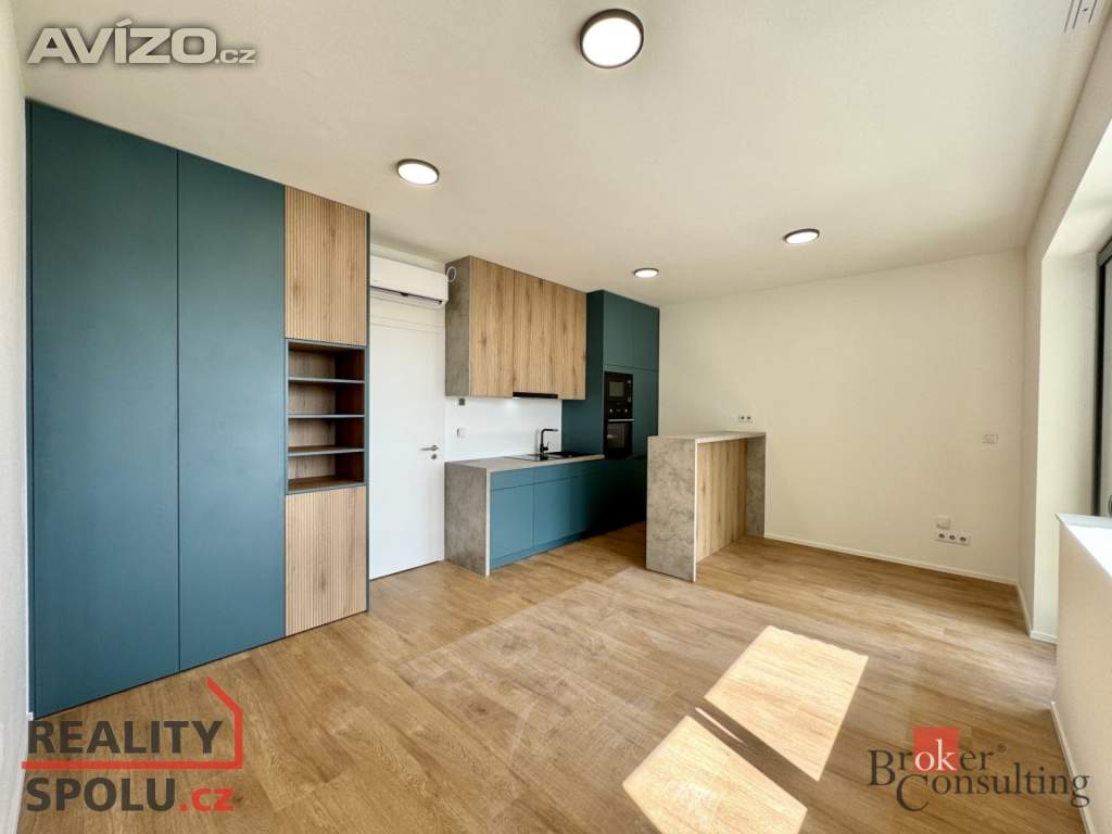 Pronájem byty 1+kk, 40 m2 - Znojmo