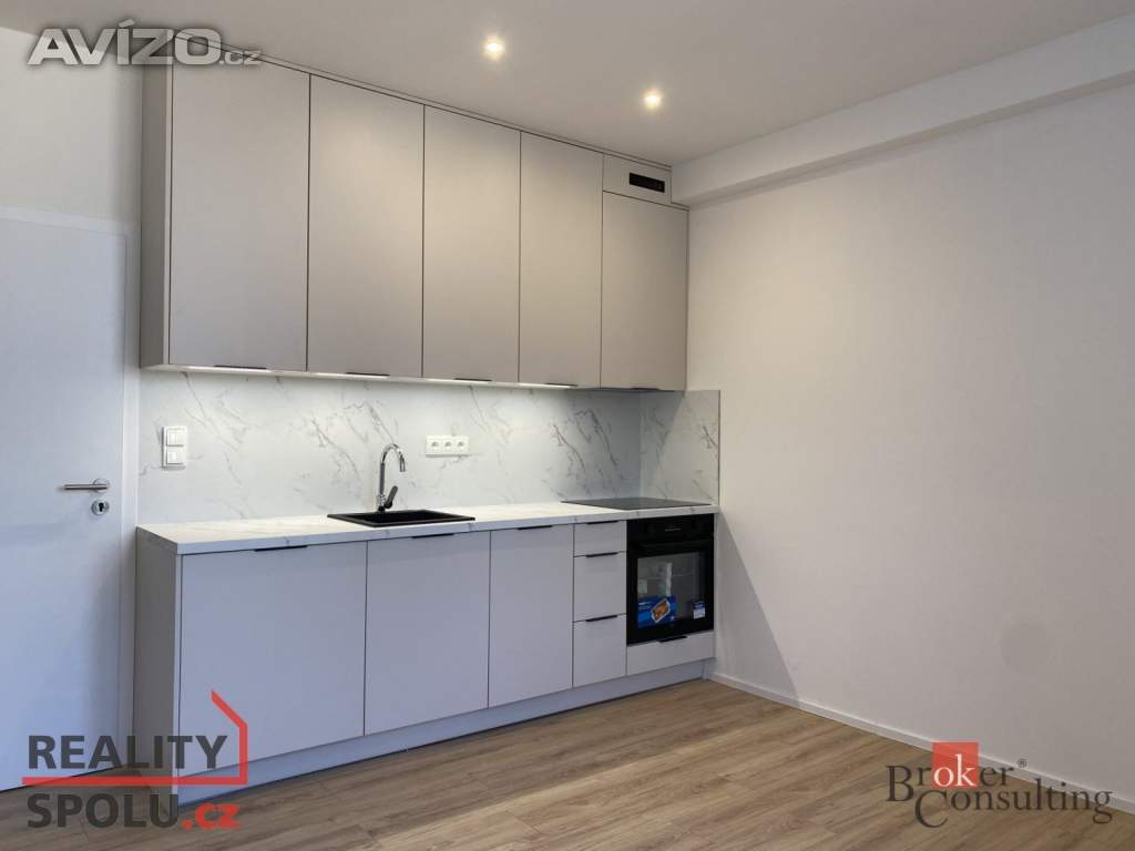 Pronájem bytu 1+kk 26 m2, Opava