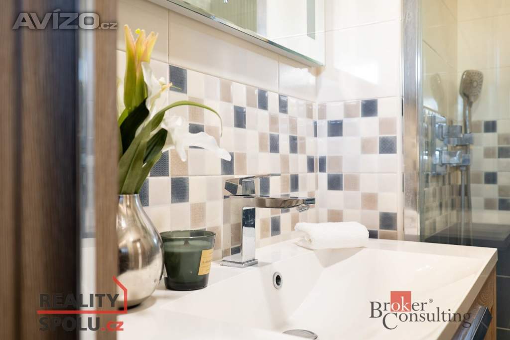 Foto inzerátu Prodej rodinné domy, 105 m2 - Praha - Kyje