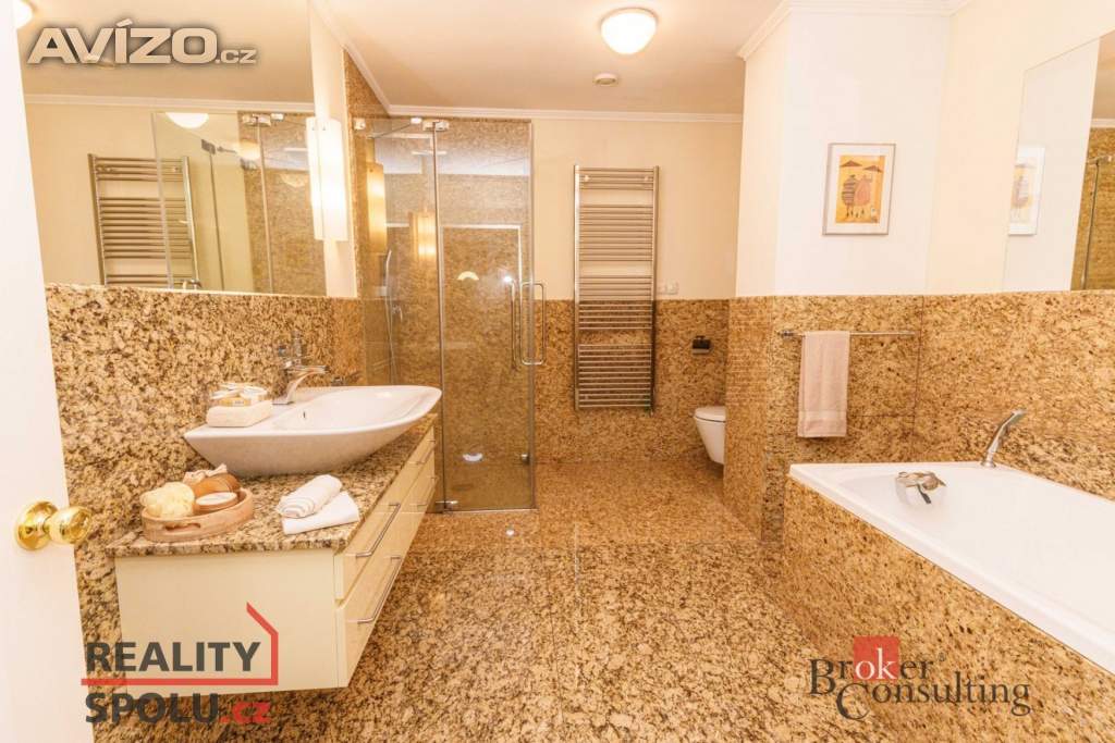 Foto inzerátu Pronájem rodinného domu 368 m2, Krupka