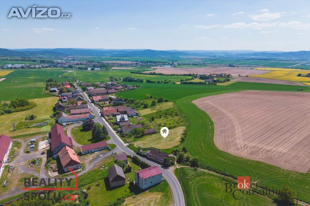 Prodej stavebního pozemku 2 037 m², Osek