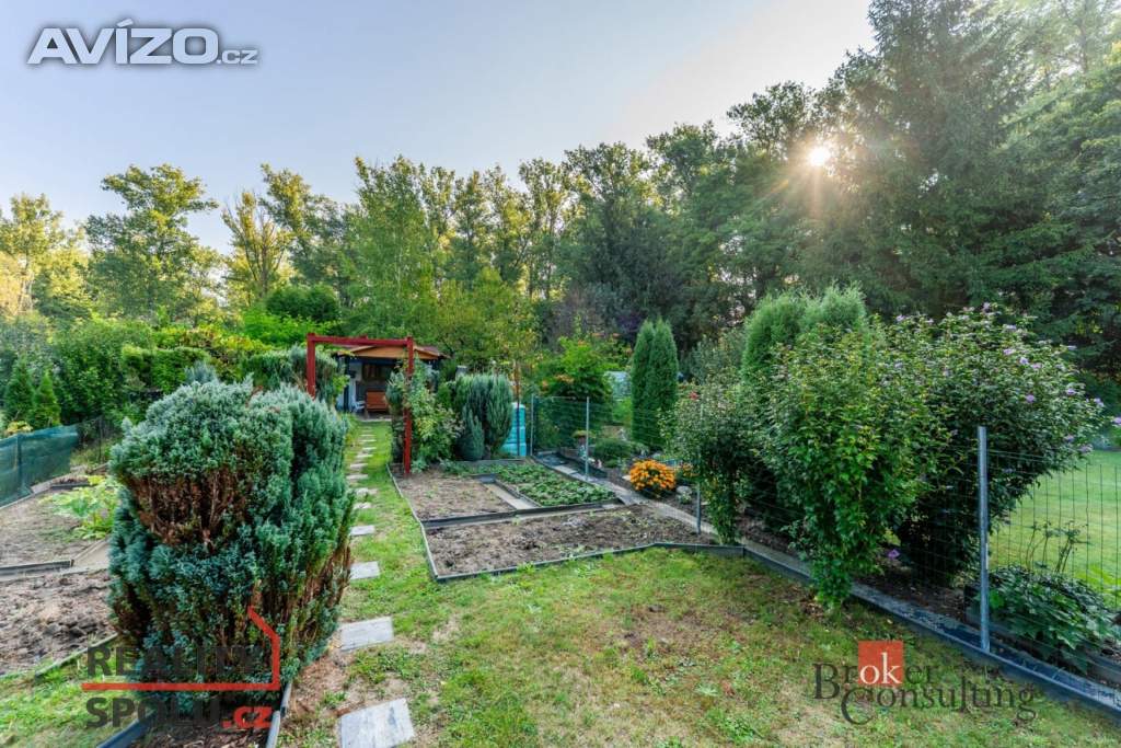 Foto inzerátu Prodej zahrady 185 m², Rybitví