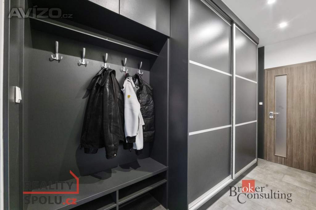 Foto inzerátu Prodej rodinného domu 178 m², Podolí