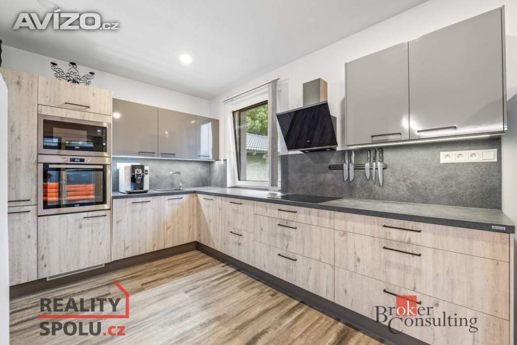 Foto inzerátu Prodej rodinného domu 178 m², Podolí