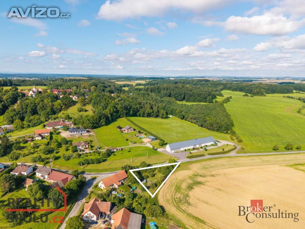 Prodej stavebního pozemku 1 048 m², Vysoký Újezd