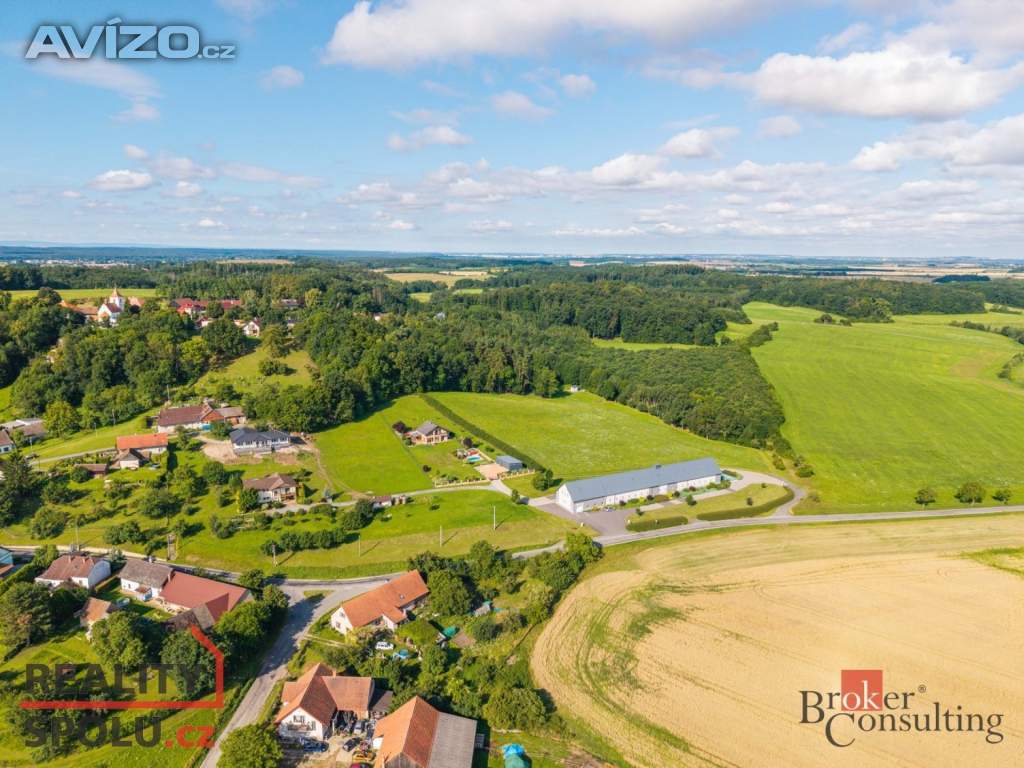 Foto inzerátu Prodej stavebního pozemku 1 048 m², Vysoký Újezd